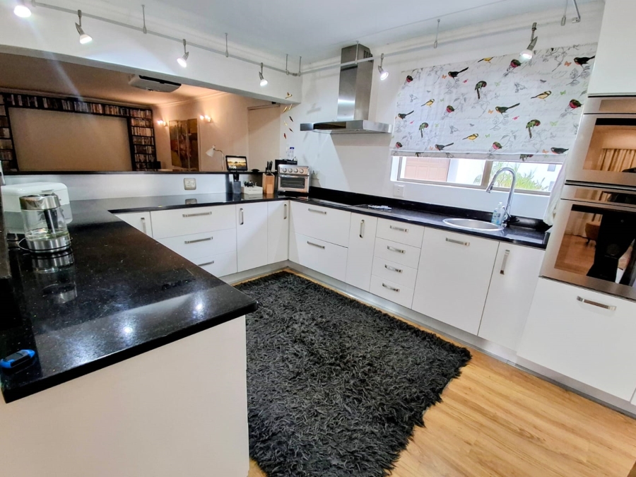 3 Bedroom Property for Sale in Sunrise On Sea Eastern Cape